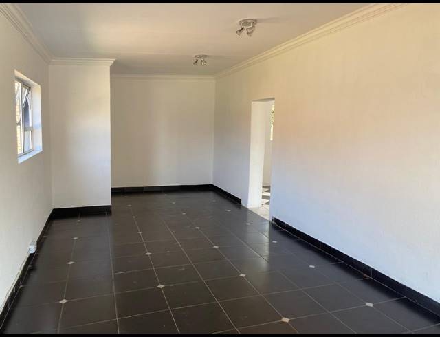 1,000M² INVESTMENT FOR SALE IN BENONI NORTH